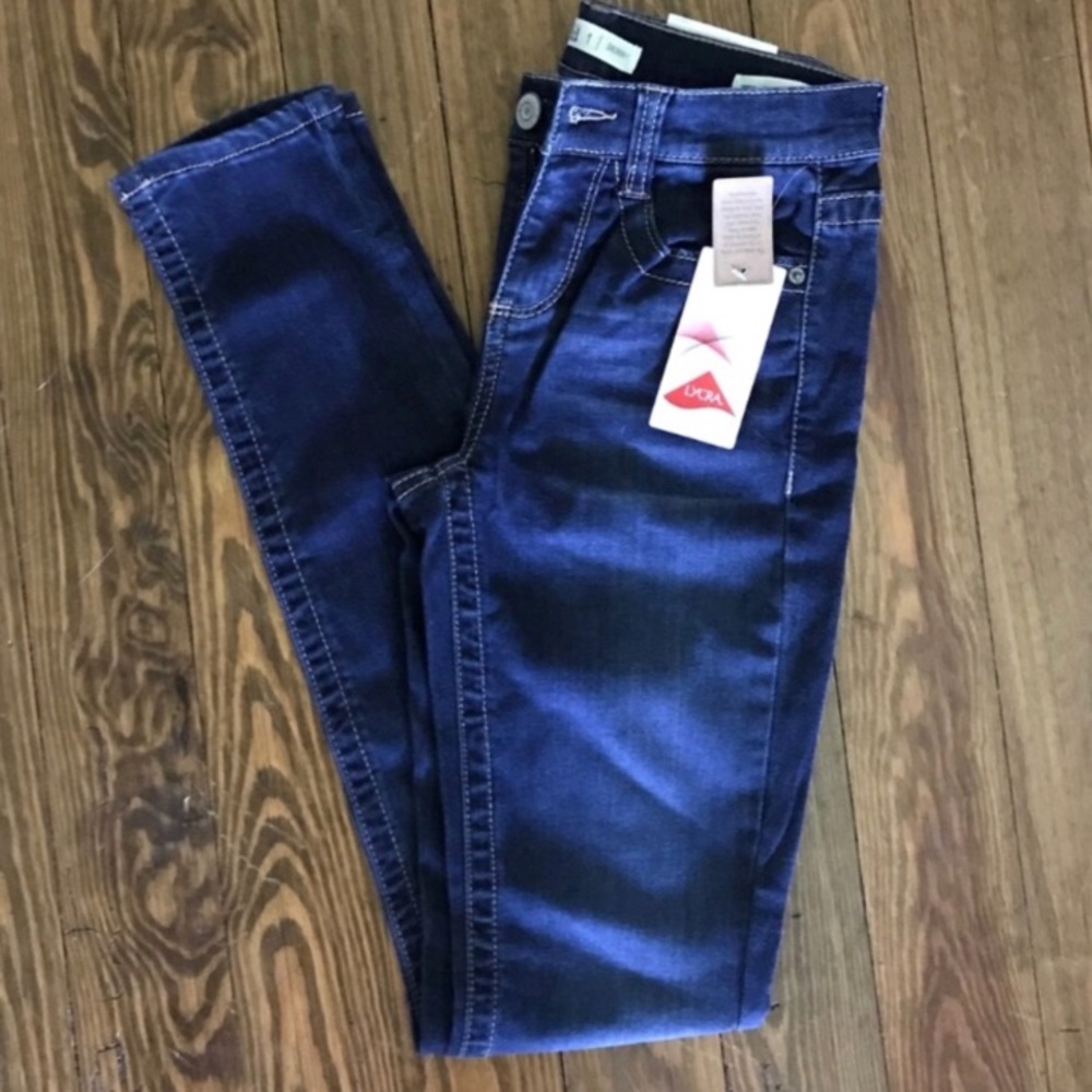 NWT MUDD SKINNY JEANS